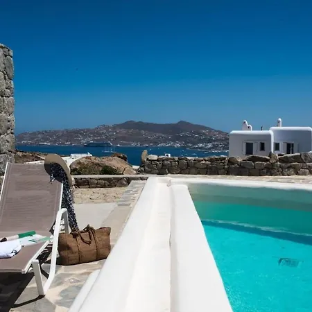 Gorgeous W Ocean Views And Shared Pools!